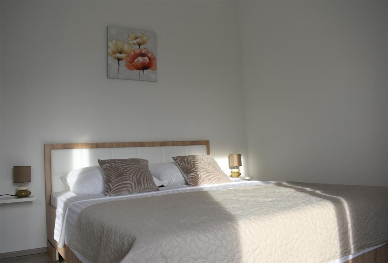 Apartments Rena Шибеник Екстер'єр фото