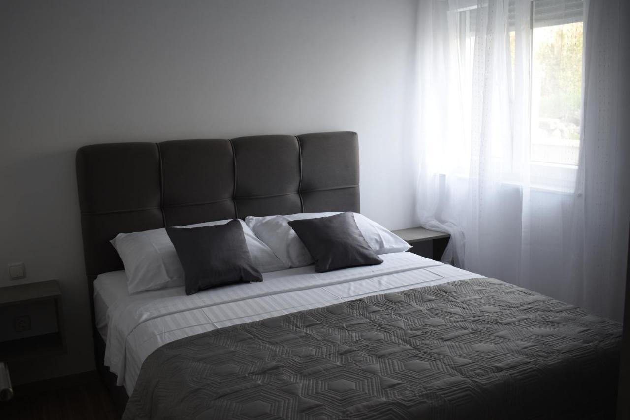 Apartments Rena Шибеник Екстер'єр фото