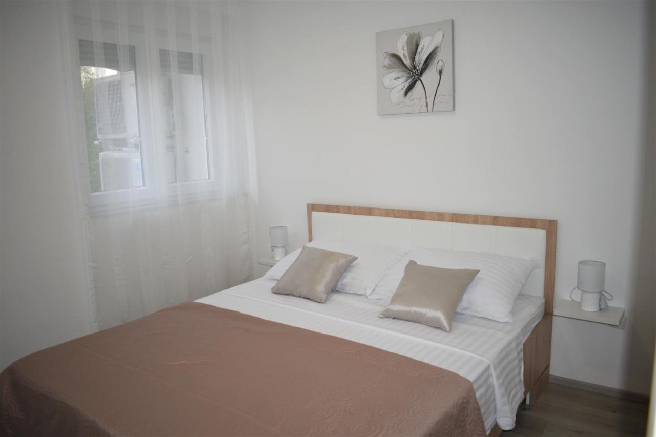 Apartments Rena Шибеник Екстер'єр фото