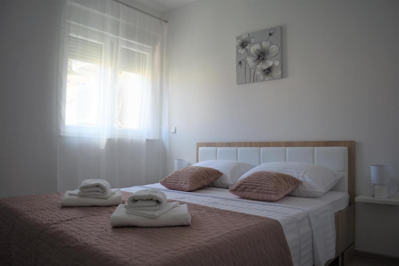 Apartments Rena Шибеник Екстер'єр фото