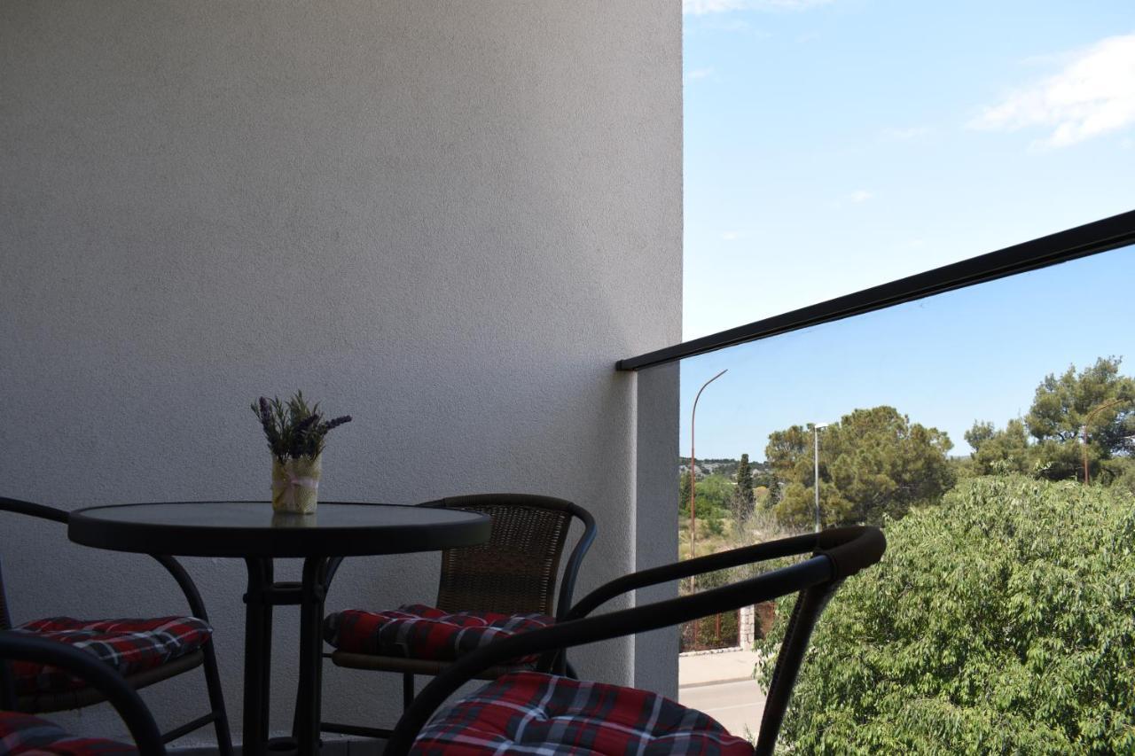 Apartments Rena Шибеник Екстер'єр фото